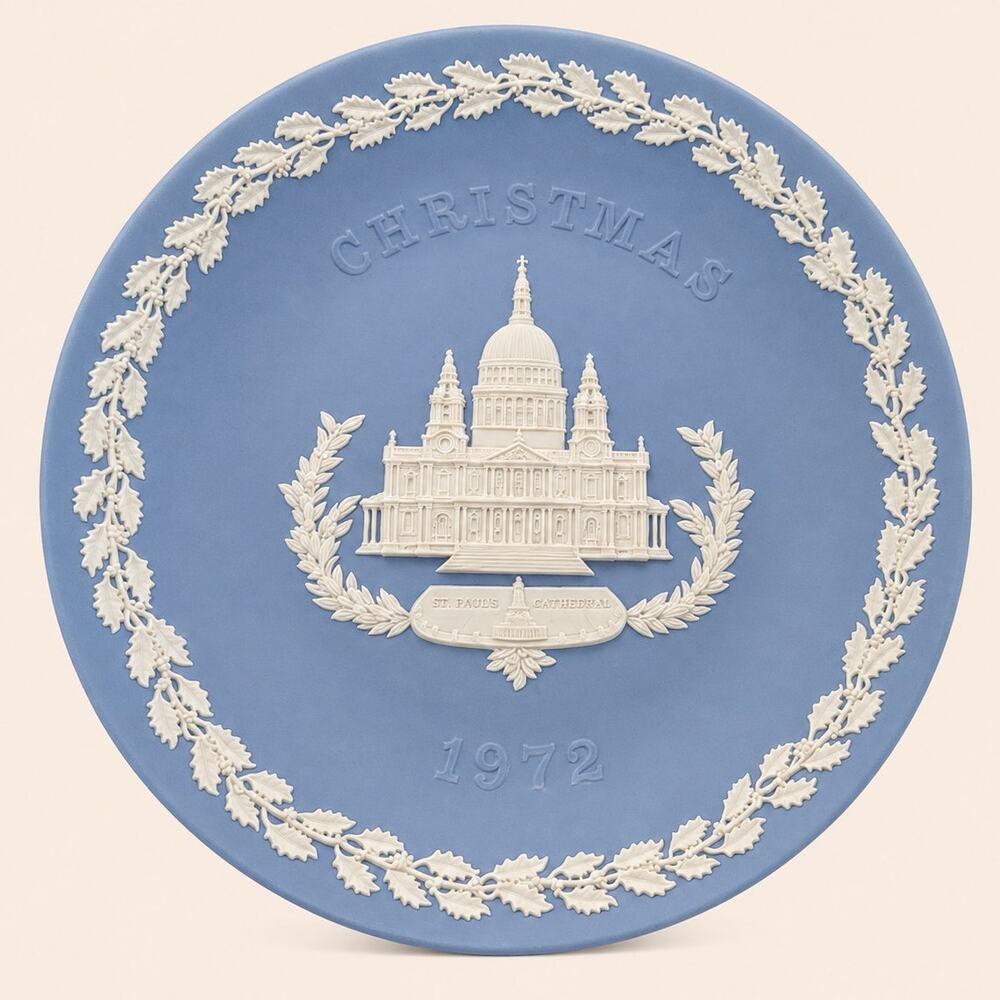 Wedgwood Jasperware Christmas Plate 1972 St Paul Cathedral Original Box